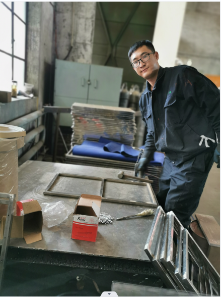 配件制作現(xiàn)場(chǎng)